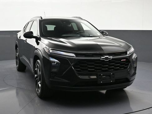 Used 2024 Chevrolet Trax RS w/ Sunroof Package FWD image 7