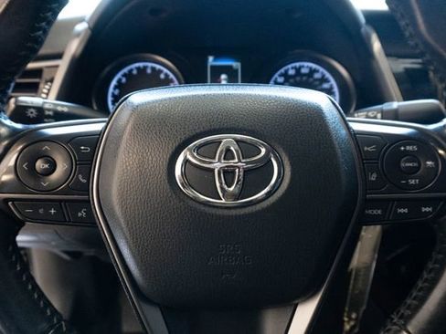 Used 2022 Toyota Camry SE FWD image 19