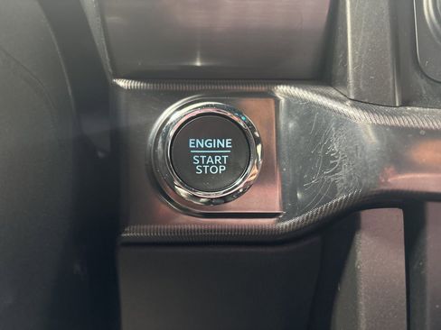 Used 2024 Ford F150 Lariat image 41