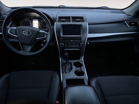 Used 2017 Toyota Camry SE image 10