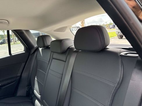 Used 2025 Mercedes-Benz GLC 350e 4MATIC image 15