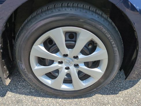 Used 2020 Toyota Corolla LE image 11