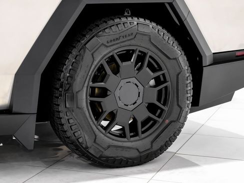 Used 2024 Tesla Cybertruck AWD Crew Cab image 56