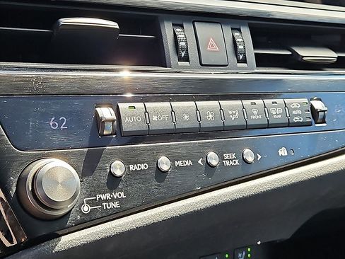 Used 2023 Lexus ES 350 w/ Premium Package image 16
