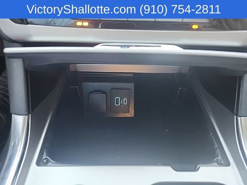 Used 2021 Ford Explorer XLT w/ Equipment Group 202A RWD image 8