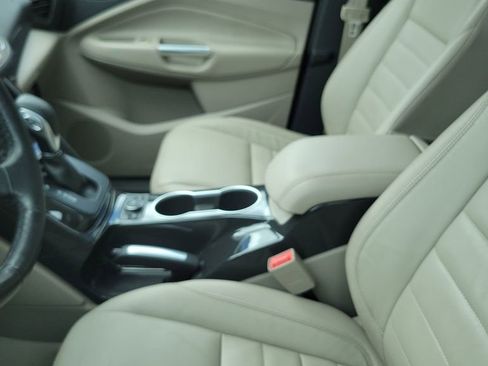 Used 2016 Ford Escape Titanium image 5