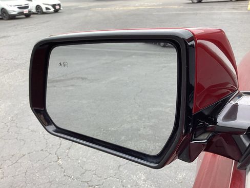 Used 2019 Chevrolet Traverse LT image 32