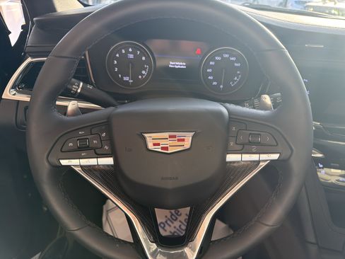 Used 2022 Cadillac XT6 Sport w/ LPO, ONYX Package image 12