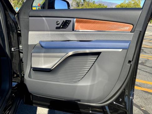 New 2026 Cadillac Vistiq Premium Luxury image 35