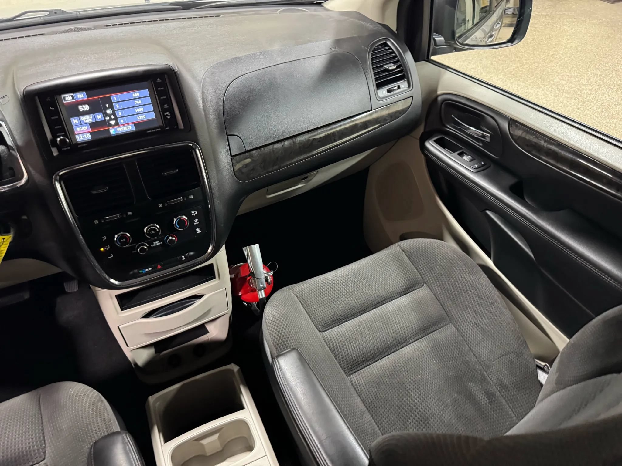 Used 2018 Dodge Grand Caravan SE FWD image 51