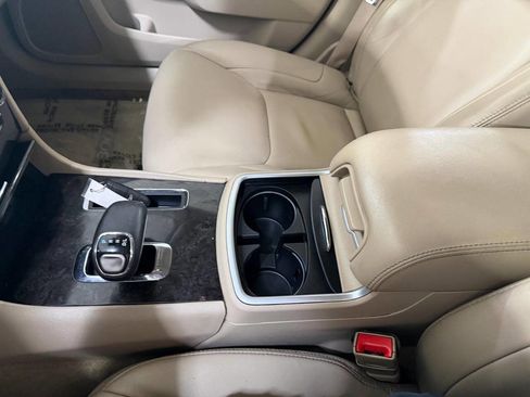 Used 2013 Chrysler 300 AWD w/ Driver Convenience Group image 32