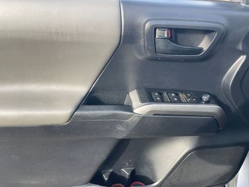 Used 2019 Toyota Tacoma SR5 image 10