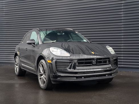 Certified 2026 Porsche Macan AWD/4WD image 27