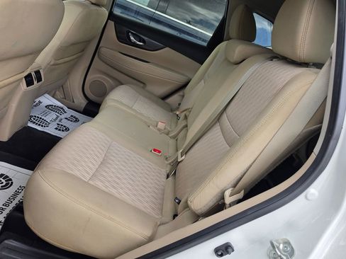 Used 2020 Nissan Rogue SV image 7