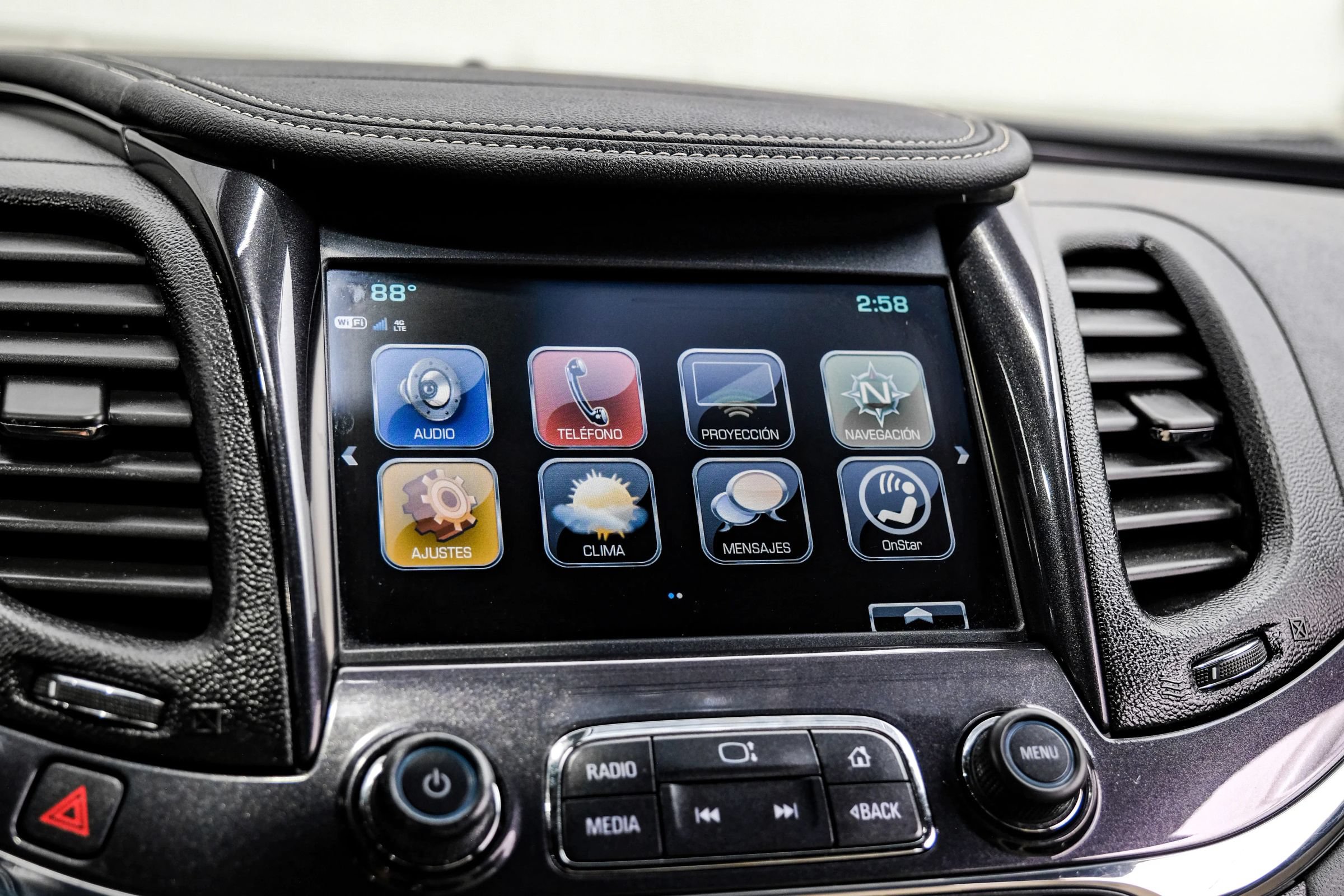 Used 2018 Chevrolet Impala Premier FWD image 33