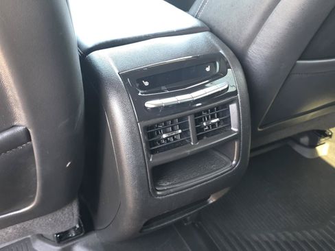 Used 2022 Cadillac XT5 Premium Luxury w/ Platinum Package AWD/4WD image 18