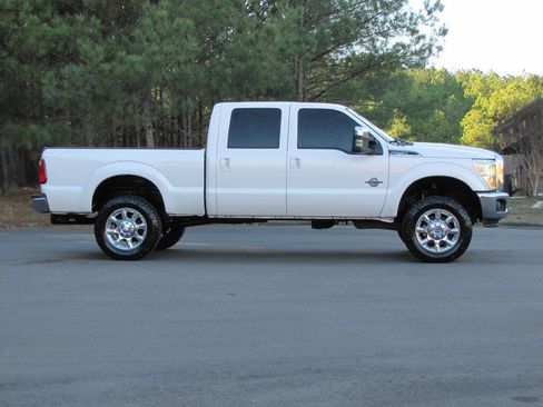 Used 2015 Ford F250 Lariat w/ Lariat Ultimate Package image 4