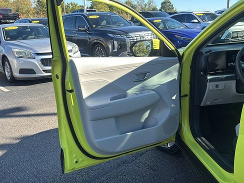 Used 2025 Hyundai Kona Limited image 11