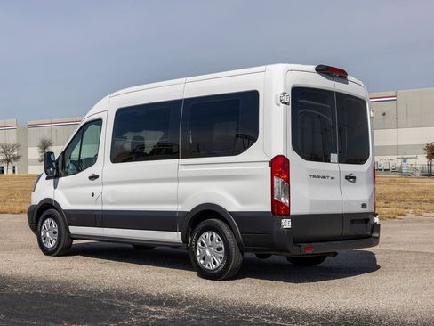 Used 2018 Ford Transit 150 XL image 5