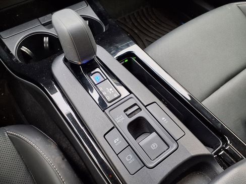 Used 2024 Toyota Prius XLE image 14