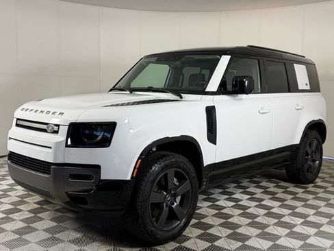 Used 2024 Land Rover Defender 110 X-Dynamic SE image 2