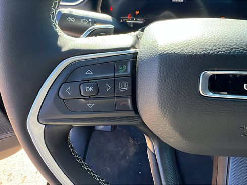 New 2025 Jeep Grand Cherokee L Altitude image 24