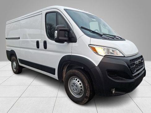 New 2026 RAM ProMaster 2500 w/ Convenience Group image 3