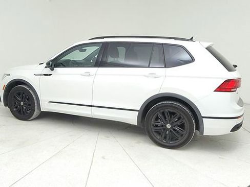 Used 2022 Volkswagen Tiguan SE R-Line image 7