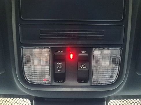 Used 2025 Honda Odyssey Sport-L image 26