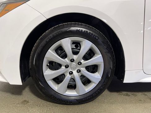 Used 2021 Toyota Corolla LE image 11