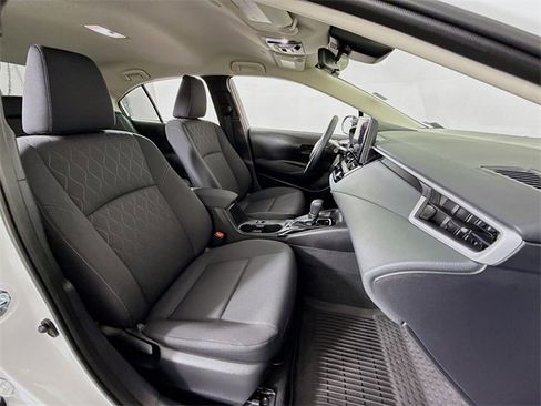 Certified 2025 Toyota Corolla LE image 24
