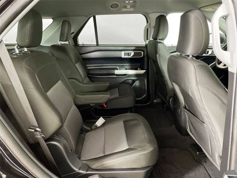 Used 2023 Ford Explorer XLT image 25