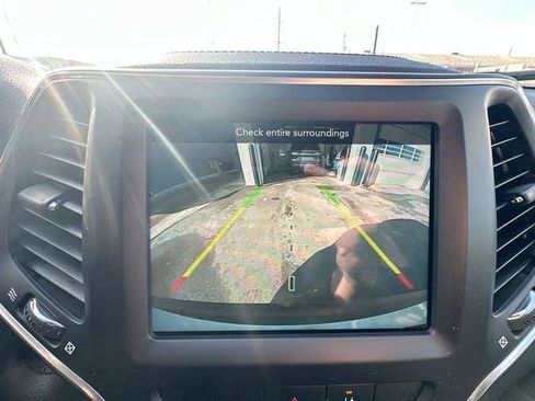 Certified 2022 Jeep Cherokee Latitude Lux image 19