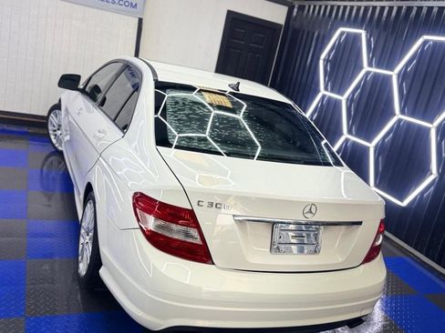Used 2009 Mercedes-Benz C 300 Sedan image 18