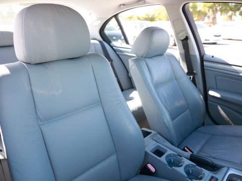 Used 1999 BMW 323i Sedan image 18