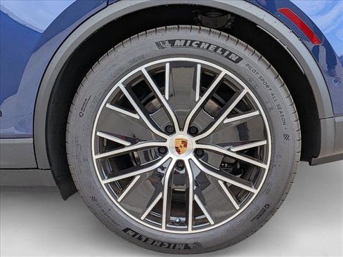 New 2024 Porsche Macan 4 Electric image 24