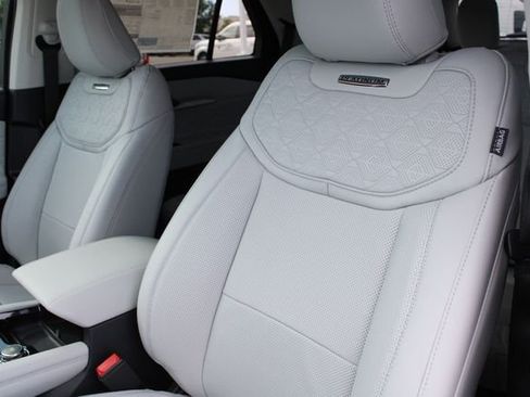 New 2026 Ford Explorer Platinum w/ LUX Leather Package AWD/4WD image 7