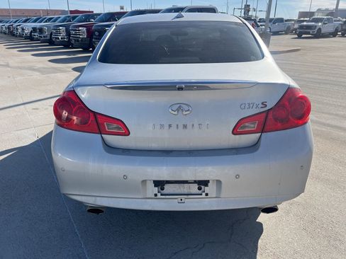 Used 2012 INFINITI G37 X w/ Premium Pkg image 6