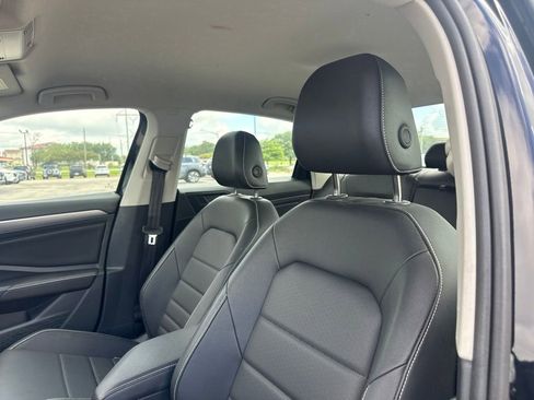 Used 2024 Volkswagen Jetta SE FWD image 9