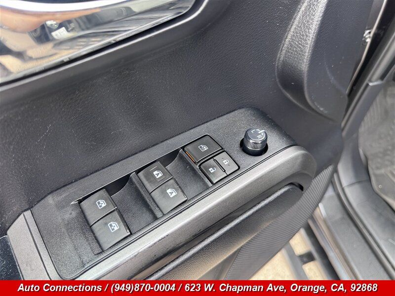 Used 2021 Toyota Tacoma TRD Off-Road w/ Technology Package AWD/4WD image 22