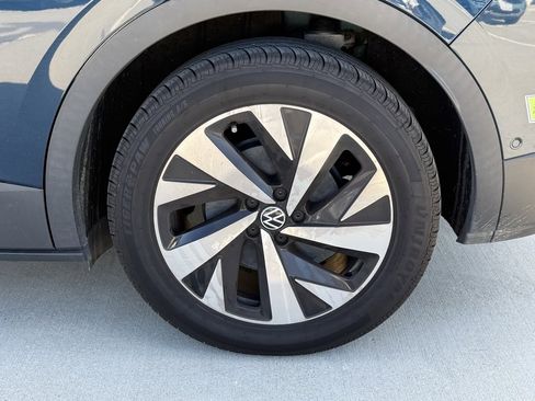Used 2023 Volkswagen ID.4 Pro image 10