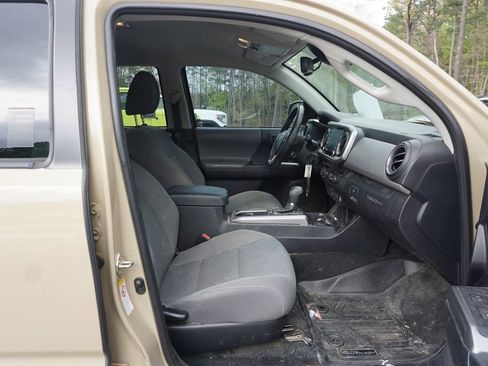 Used 2020 Toyota Tacoma SR5 w/ Technology Package image 16