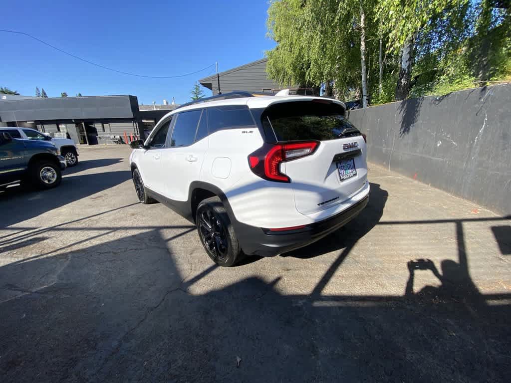 Used 2022 GMC Terrain SLE w/ Elevation Edition AWD/4WD image 4
