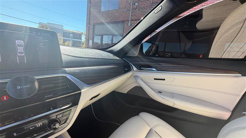 Used 2021 BMW M550i xDrive w/ Executive Package AWD/4WD image 24