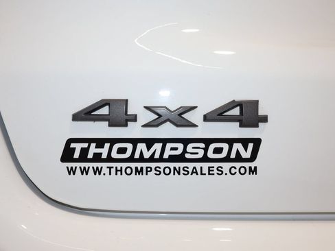 Used 2025 Jeep Compass Trailhawk AWD/4WD image 36