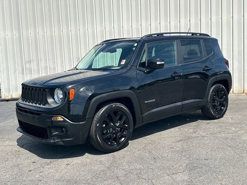 Used 2017 Jeep Renegade Altitude FWD image 2