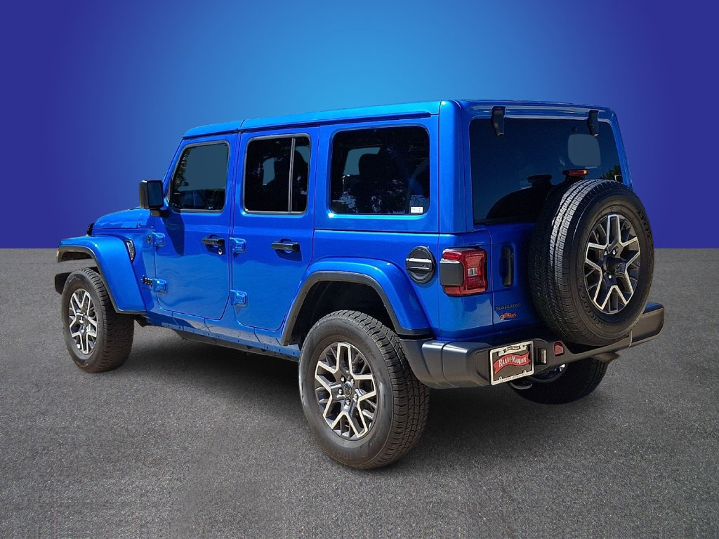 Used 2025 Jeep Wrangler Unlimited Sahara AWD/4WD image 6