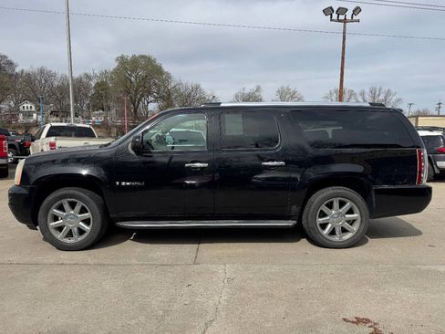Used 2008 GMC Yukon XL Denali image 4