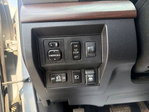 Used 2021 Toyota Tundra Limited w/ Limited Premium Package AWD/4WD image 13