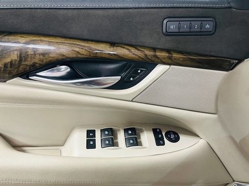 Used 2018 Cadillac Escalade ESV Premium Luxury image 22